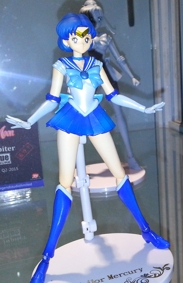 sailor moon luna statue