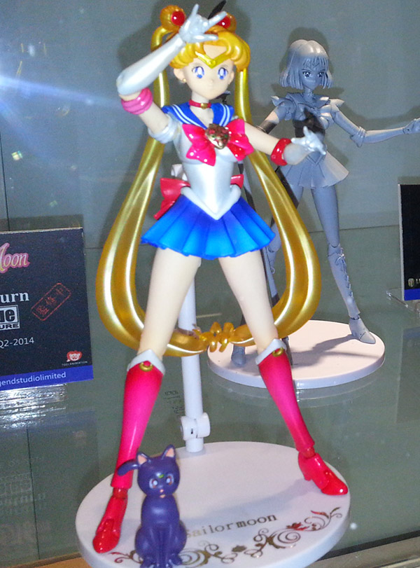 sailor moon luna statue